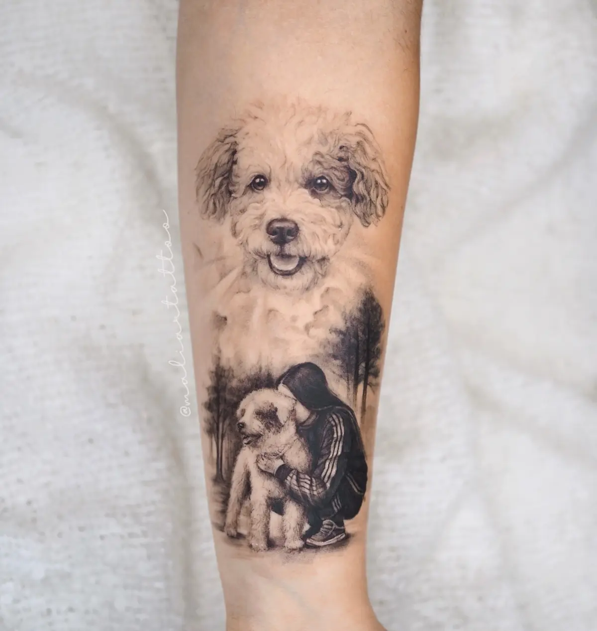Vínculo eterno, tatuaje de microrrealismo en antebrazo